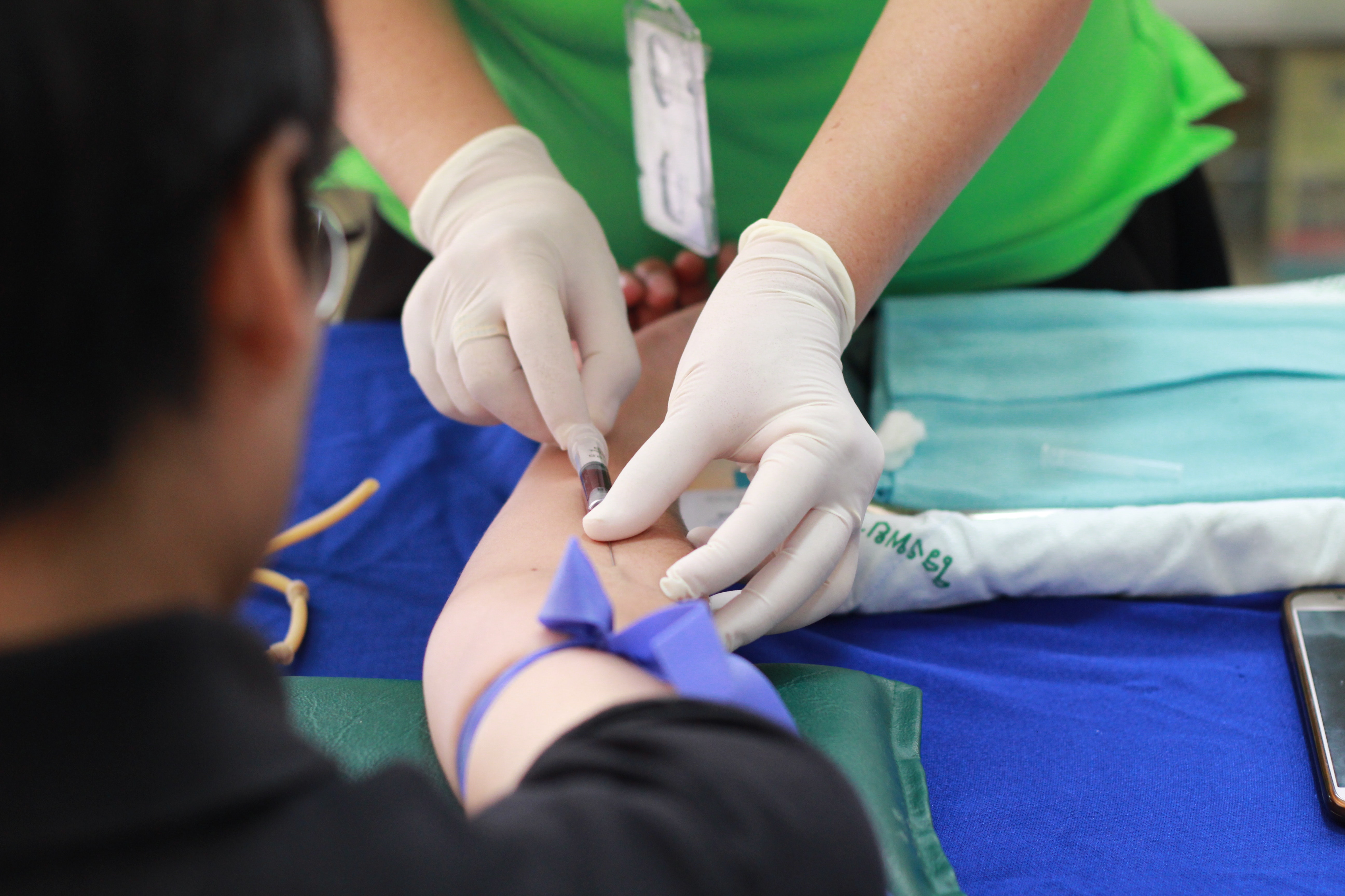 person-getting-his-blood-check-1350560.jpg (1.60 MB)